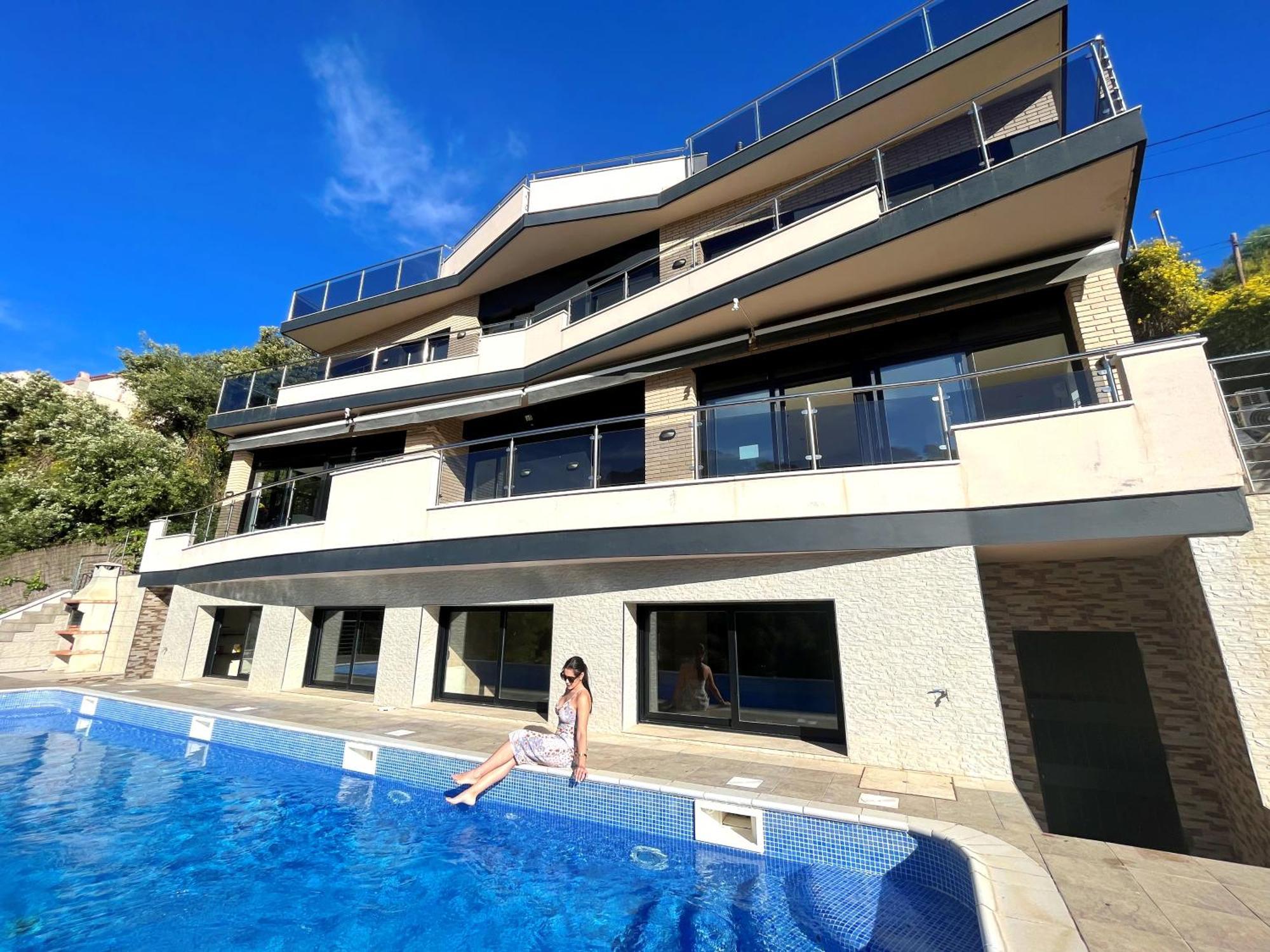 Villa De Lujo Con Vistas Al Mar Y Piscina Privada Santa Susanna Luaran gambar