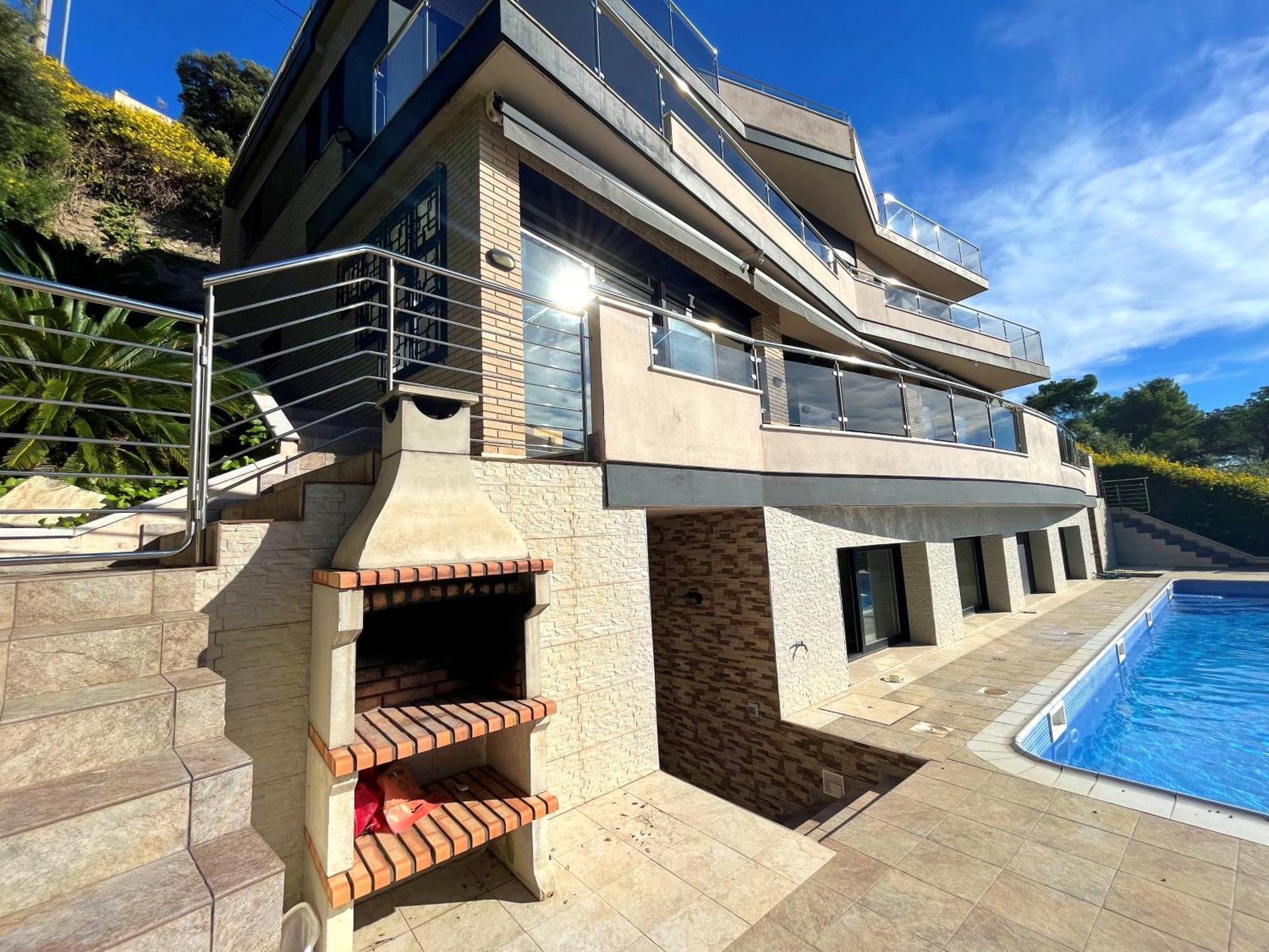 Villa De Lujo Con Vistas Al Mar Y Piscina Privada Santa Susanna Luaran gambar